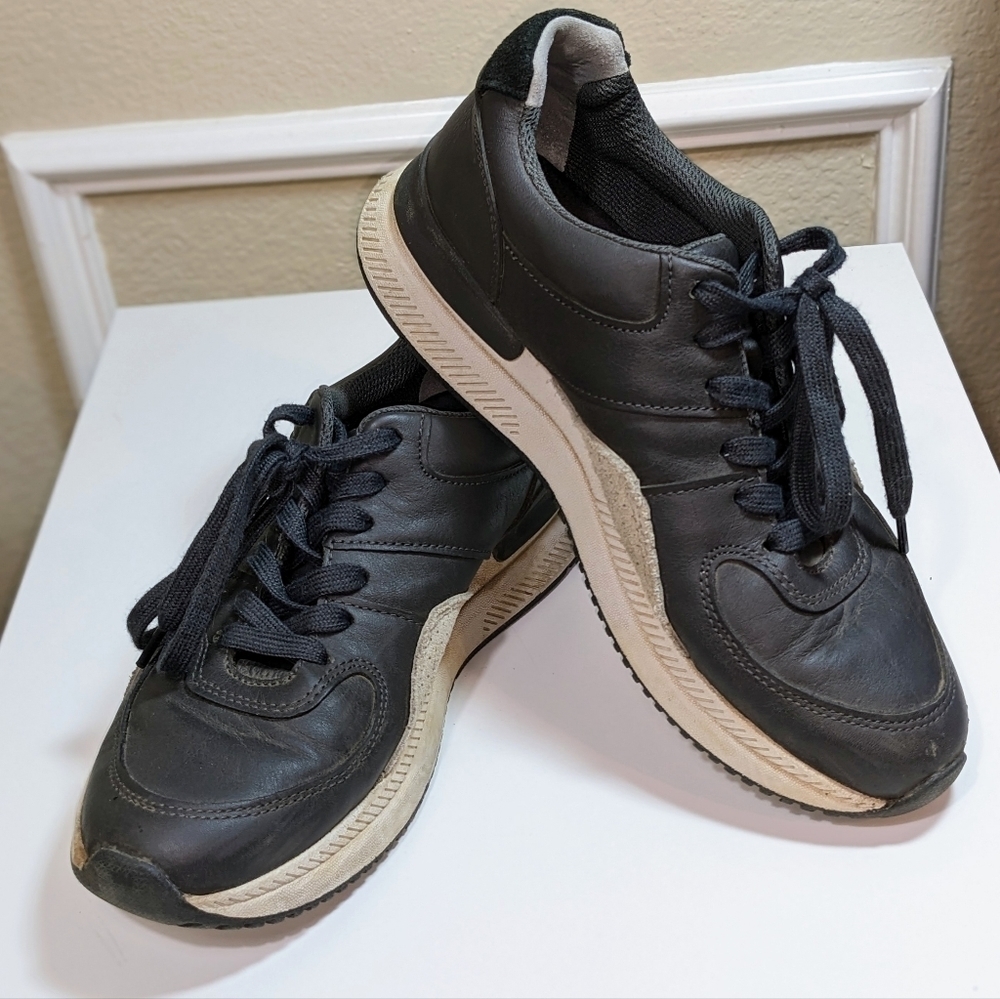 O by Everlane Trainer Sneakers Grey Lace Up Low Top